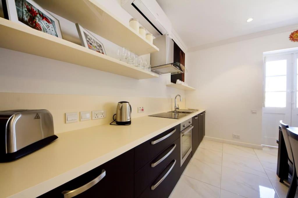 Ag3 - Large, Bright And Stylish Apartment Valletta Exterior photo